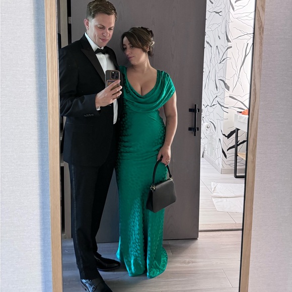 Meet your Posher, Melissa - Picture 3 of 5